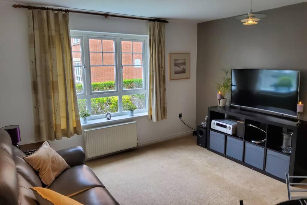 Apartment Stylish 2 Bed 2 Bathroom For Up To 5 Warwick (Warwickshire)